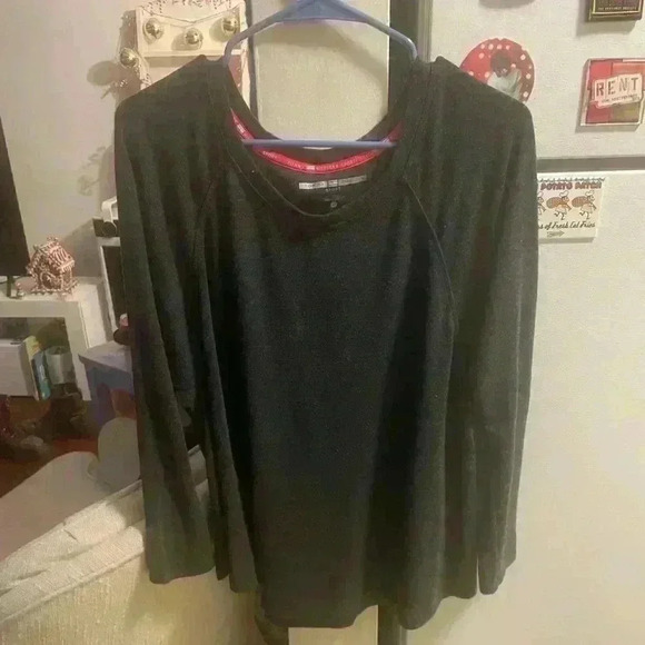 Tommy Hilfiger shirt - Picture 1 of 3